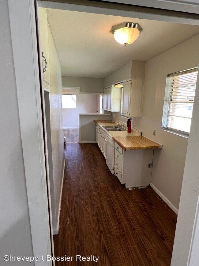 Building Photo - 3 br, 1 bath House - 1121 Kimberly Dr