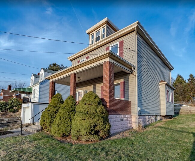702 Grand Ave, Aliquippa, PA 15001 House Rental in Aliquippa, PA