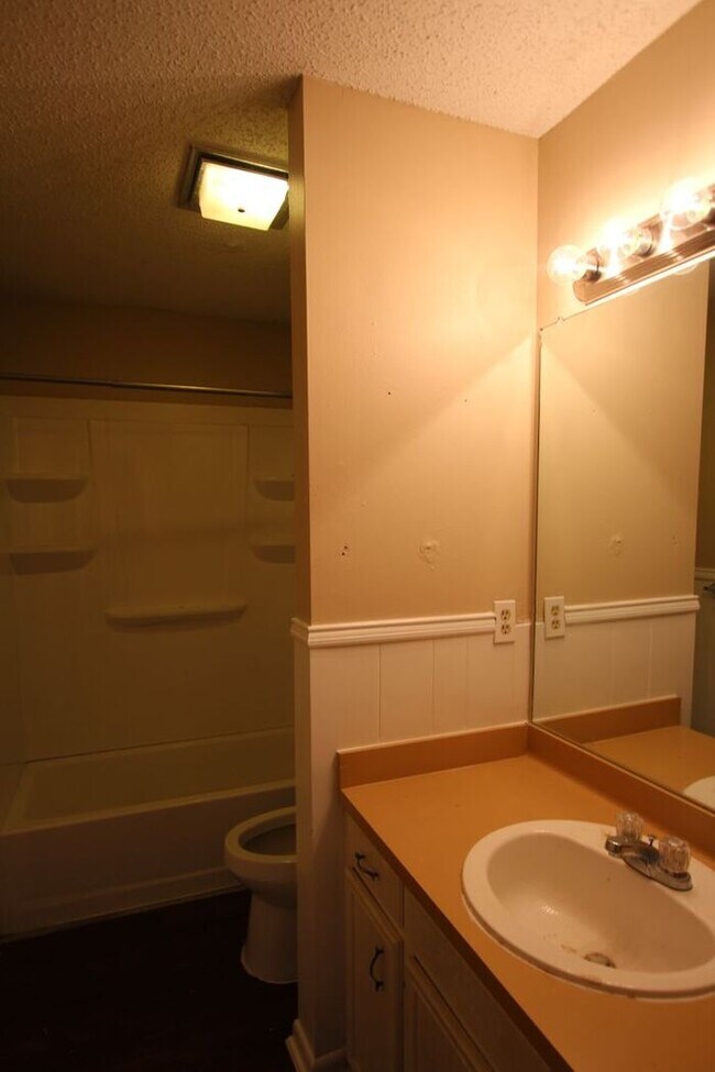 Foto del edificio - 3 Bedroom Duplex in Tyler!