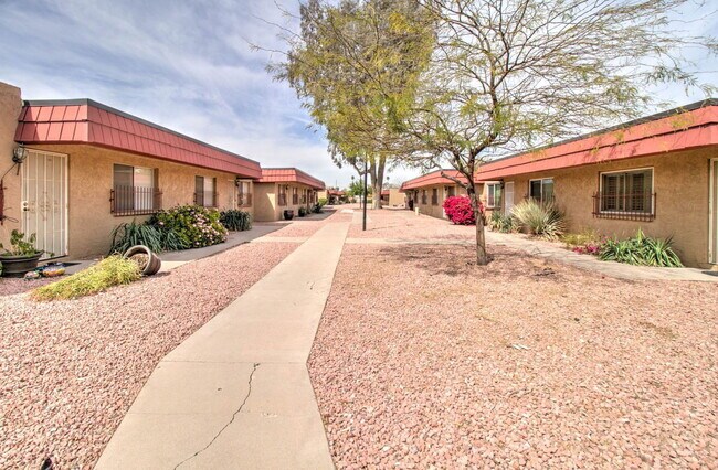 Foto del edificio - 5323 N 19th Ave