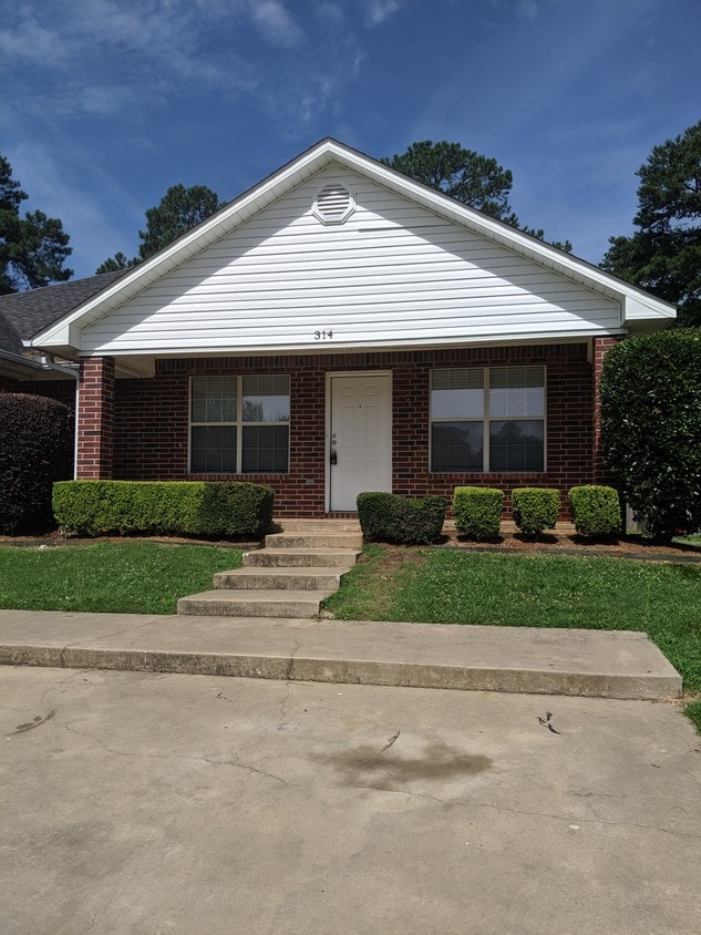 Primary Photo - Cheyenne Place