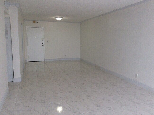 Foto del edificio - 1825 W 44th Pl