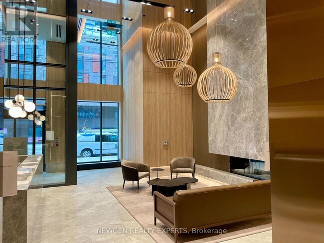 Photo du bâtiment - 252 Church St