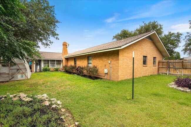 Foto del edificio - 3704 Austin Cove