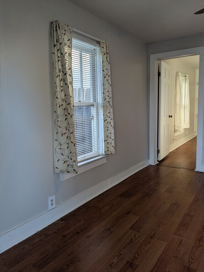 Foto del edificio - 816 Rison Ave NE