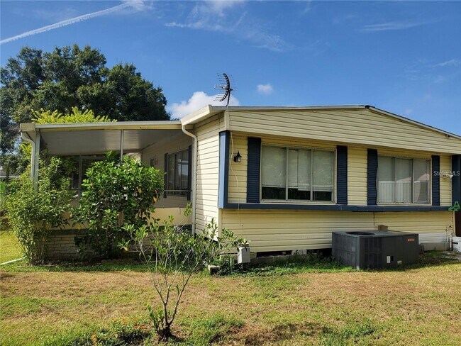 Building Photo - 3532 Lazy Lake Dr N