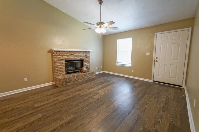 Building Photo - 2380 Hartsfield Way