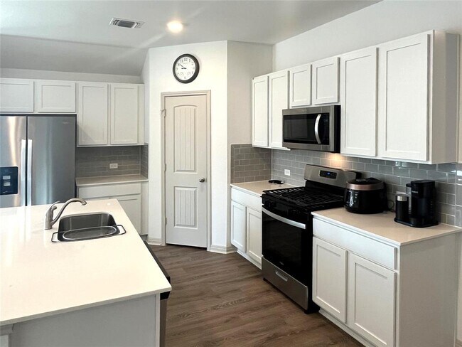 Building Photo - 105 Aransas River Rd