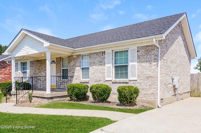 Foto del edificio - 246 Beech Cliff Cir