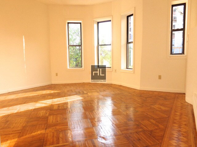 Foto del edificio - 635 Flatbush Ave