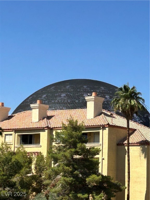 Building Photo - 220 E Flamingo Rd