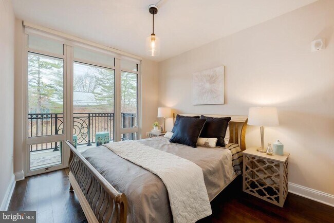Foto del edificio - 4915 Hampden Ln