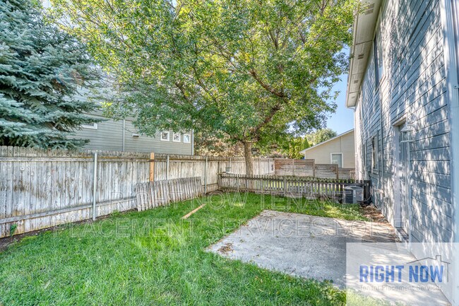 Building Photo - 3463 Dill Dr