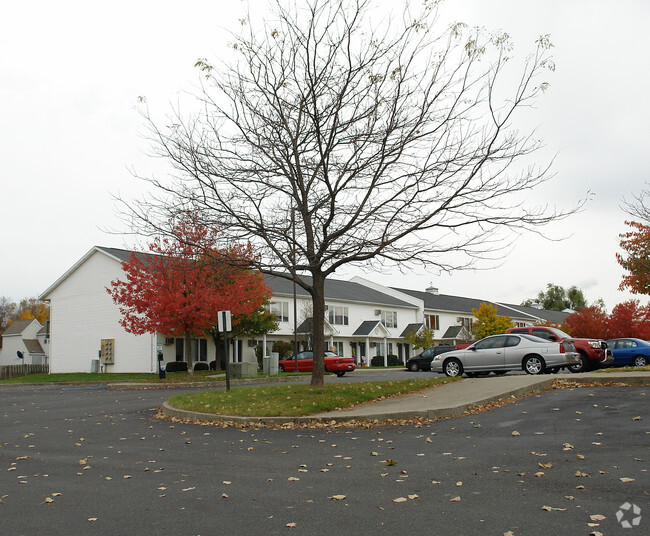 Building Photo - Essex Manor Apartments