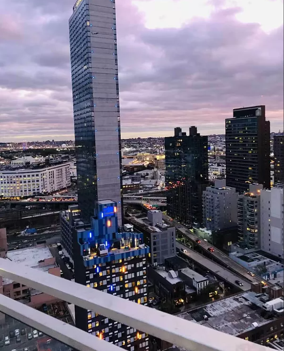 Foto del edificio - 2717 42nd Rd