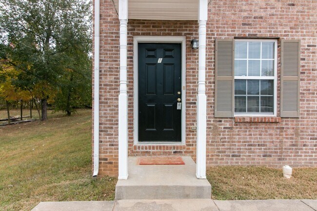 Foto del edificio - 809 Oak Arbor Ct