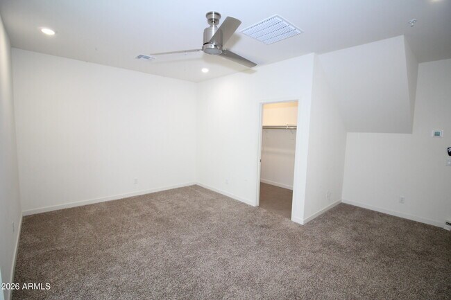 Foto del edificio - 2215 W Harmont Dr