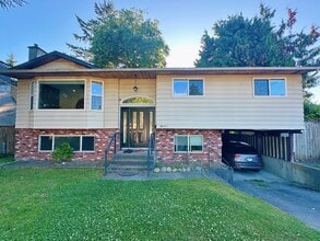 Building Photo - 8691 154 St