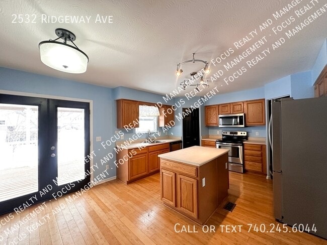 Building Photo - 2532 Ridgeway Ave