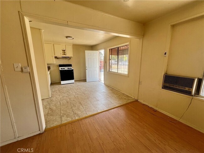 Foto del edificio - 342 S Sycamore Ave