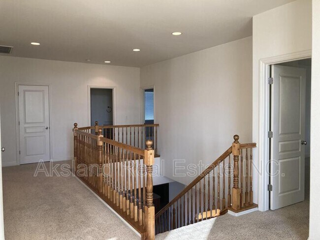 Building Photo - 641 Catmint St