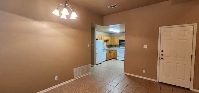 Foto del edificio - 3 Bedroom 2 Bath off Clear Creek Viewable ...
