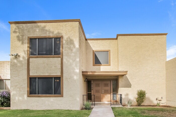 Foto principal - 2108 E Villa Ct