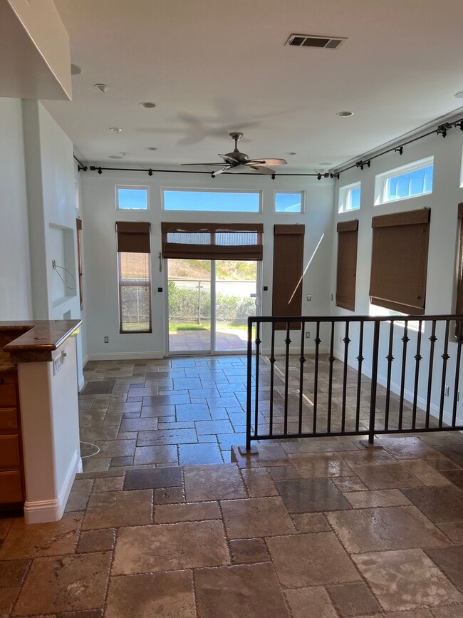 Building Photo - 6462 Lunita Rd