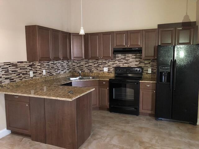 Foto del edificio - 5305 Eagle Lake Dr