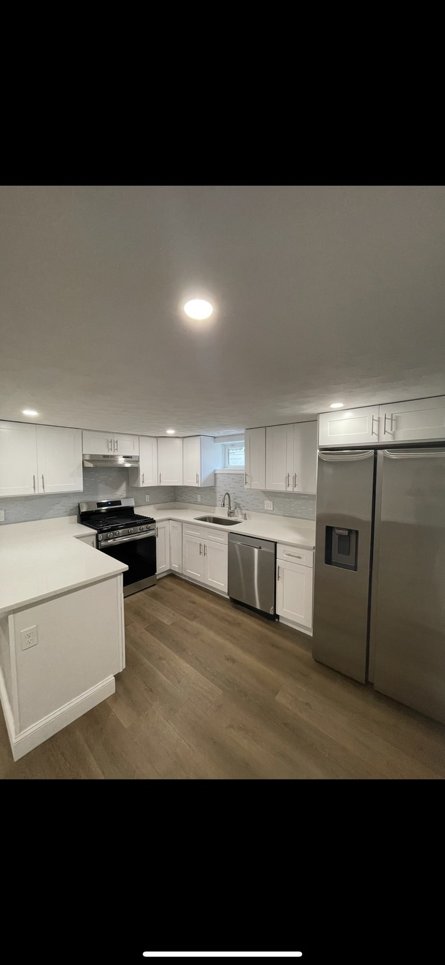 Building Photo - 31 Stowers St