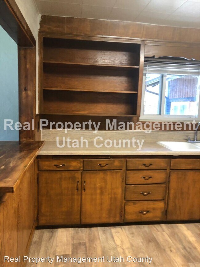 Foto del edificio - 3 br, 1 bath House - 535 E Center St