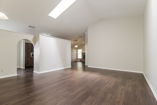 Foto del edificio - 1032 Kelly Creek Cir
