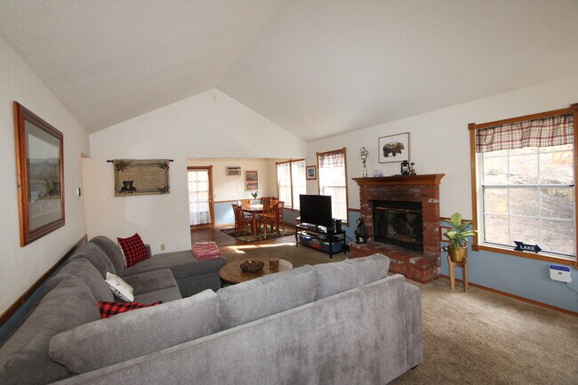 Foto del edificio - 43073 Grizzly Ct