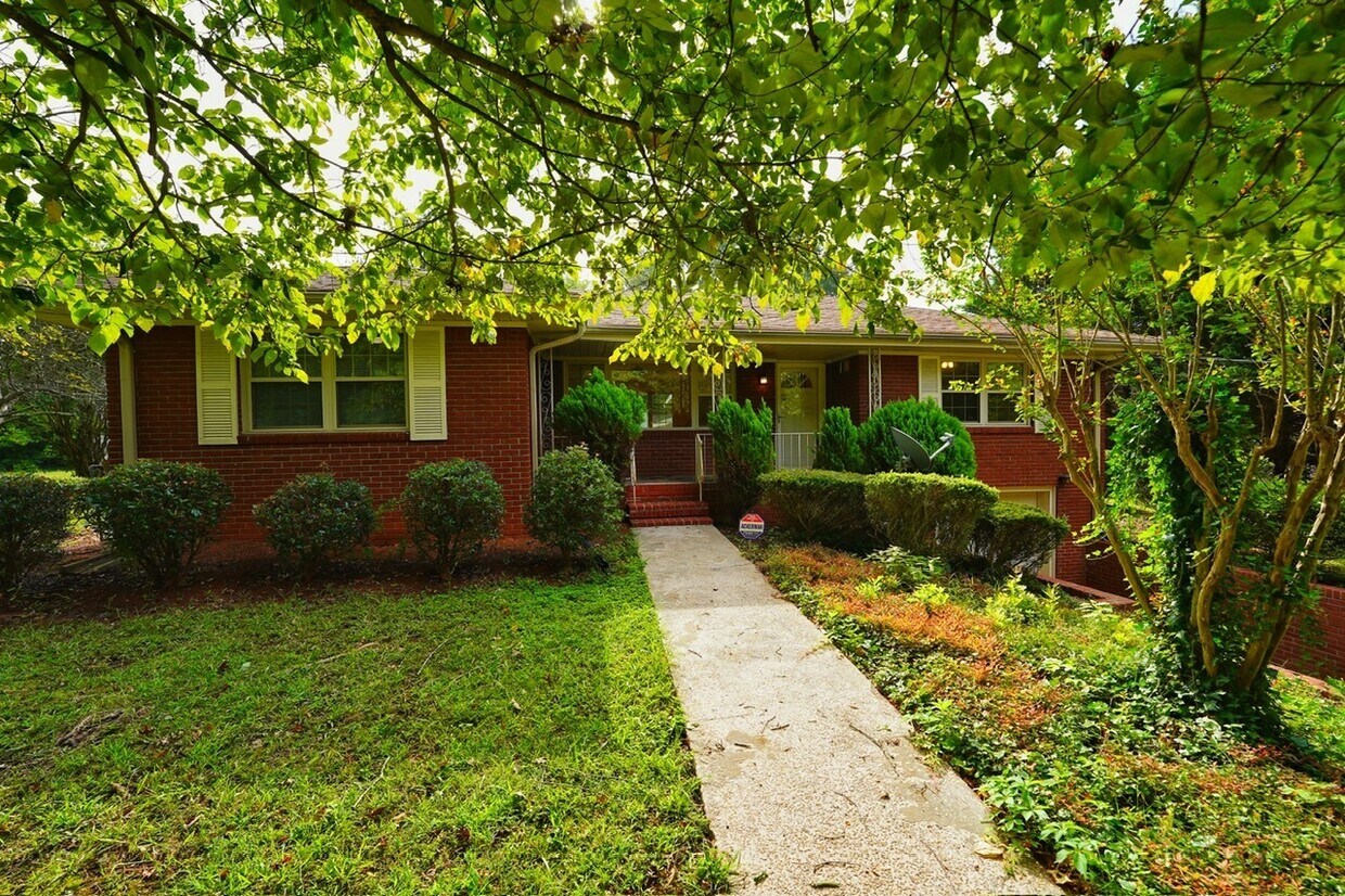 Primary Photo - 3021 Old Concord Rd SE