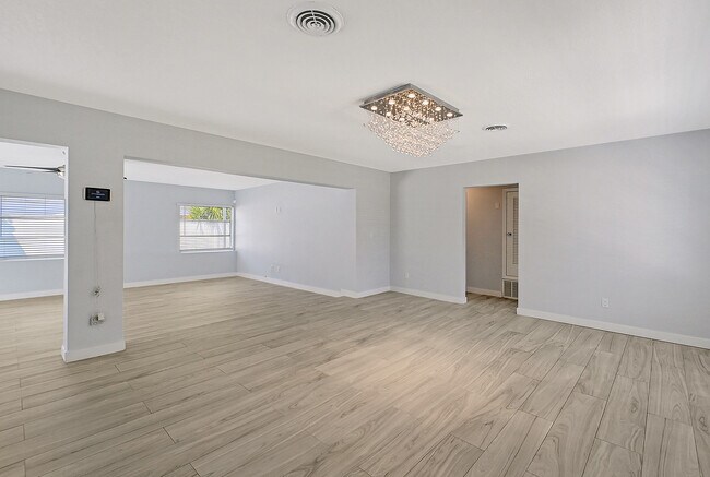 Foto del edificio - 4343 Webber St