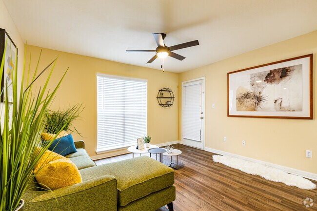1 BR, 1 BA - 570 SF - Park Place Apartments