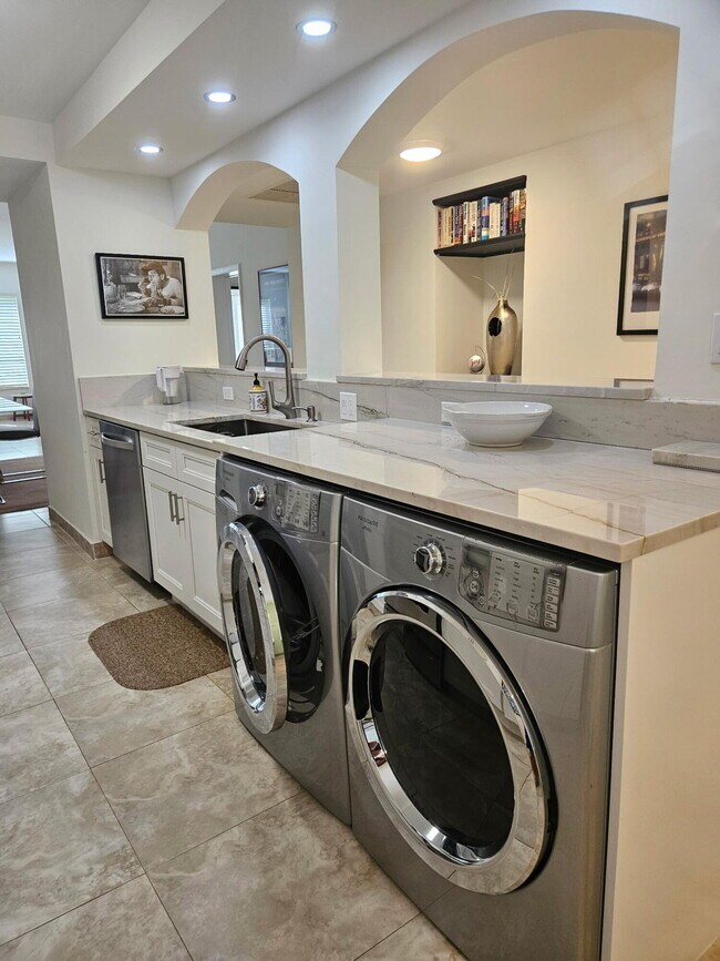 Foto del edificio - 900 Greensward Ln