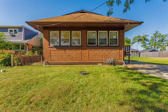 Foto del edificio - 32 S Monterey Ave