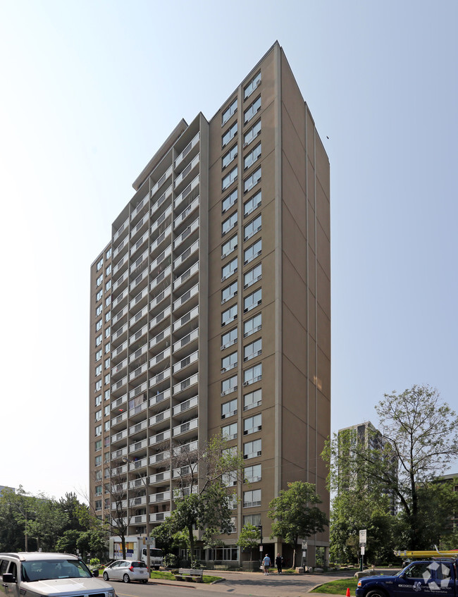 Building Photo - Gwen Lee