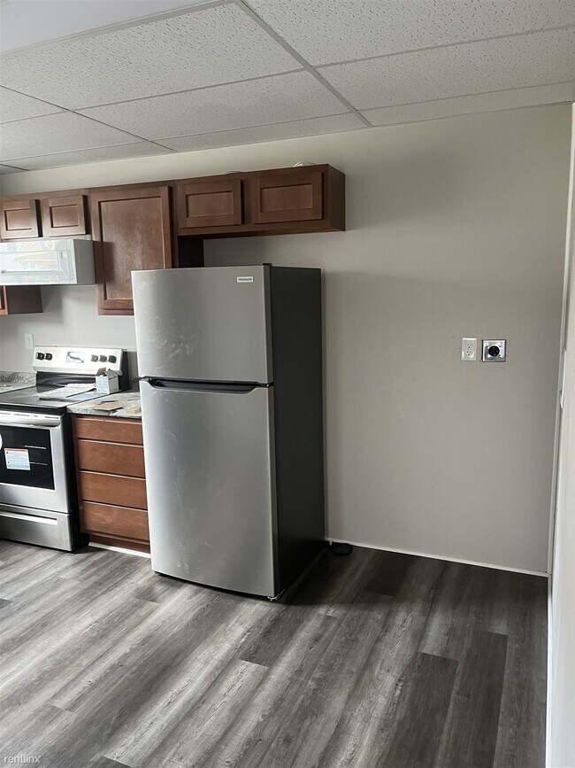 Foto del edificio - 1 br, 1 bath Duplex - 114 West Madison Ave...