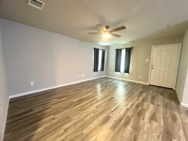 Foto del edificio - 2855 Golf Crest Dr