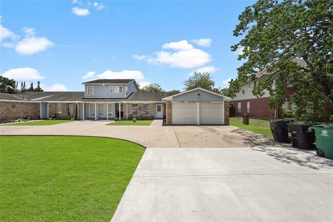 Foto del edificio - 8330 Saylynn Ln