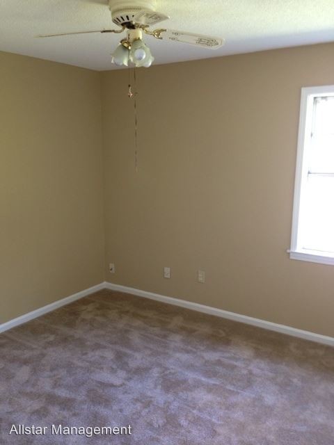 Building Photo - 3 br, 1 bath House - 2730 Ashwood Cove