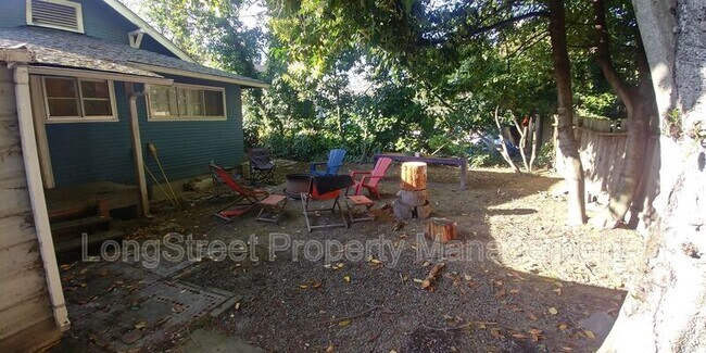 Foto del edificio - 419 NW Kings Blvd