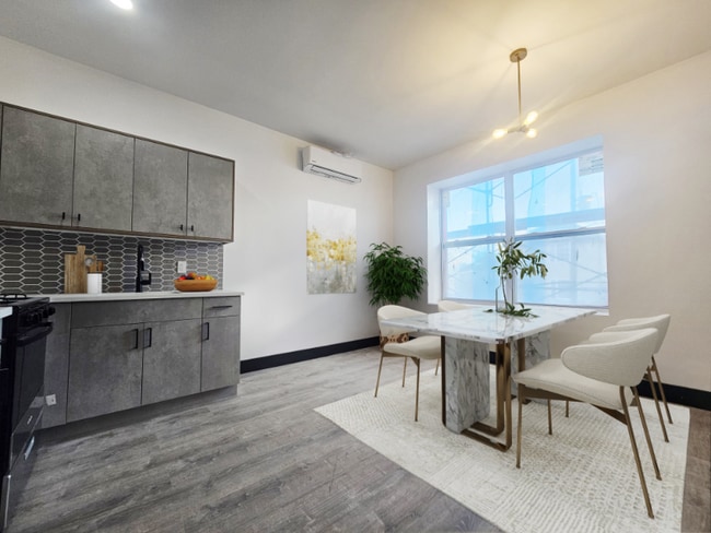 Building Photo - 11 Thomas St