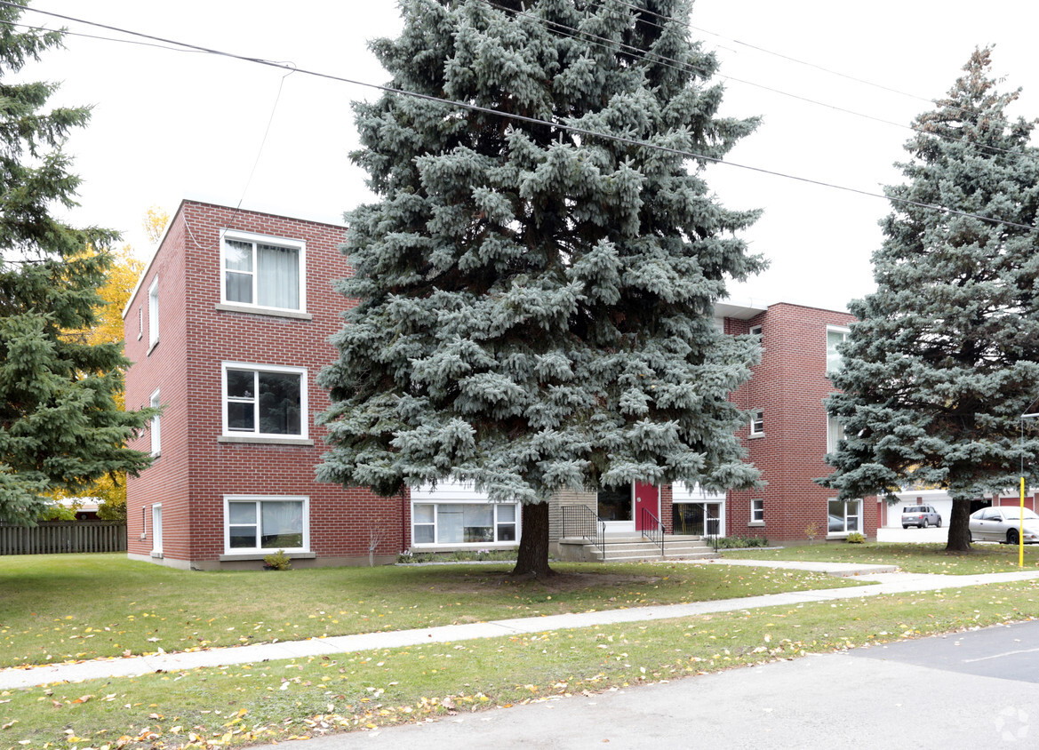 Photo du bâtiment - 110 Fife Ave