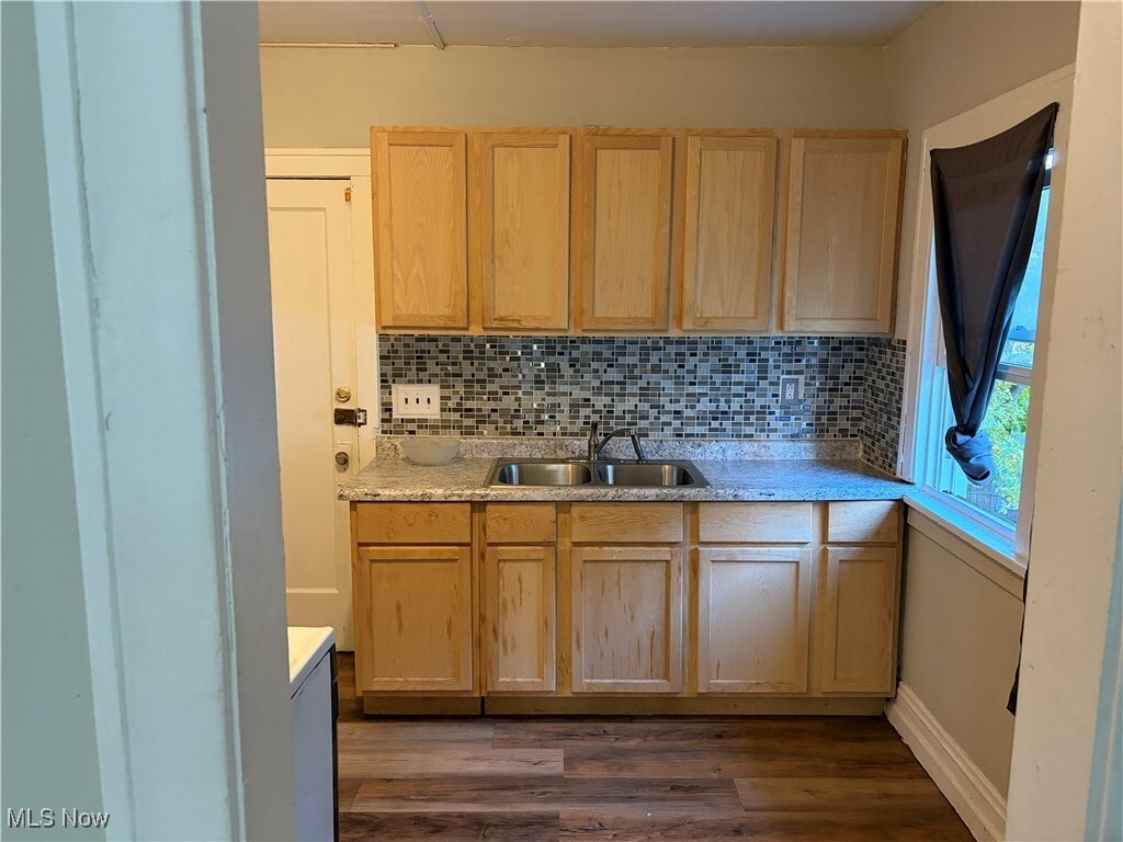 922 Helmsdale Rd Cleveland Heights, OH 44112 – photo 5