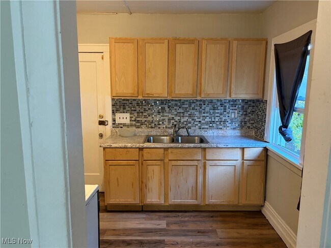 Foto del edificio - 922 Helmsdale Rd