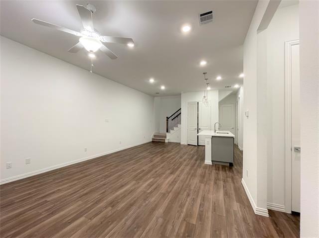 Foto del edificio - 9938 Bates St