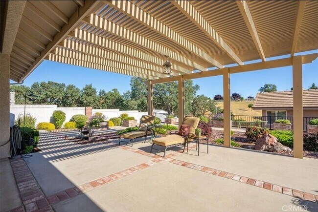 Building Photo - 758 Brahma St